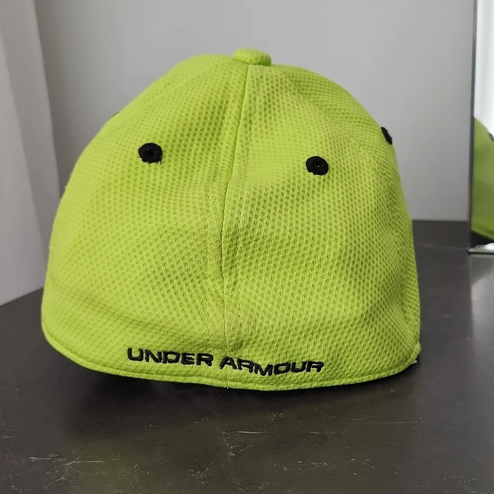 Under armour hat - Picture 3 of 5